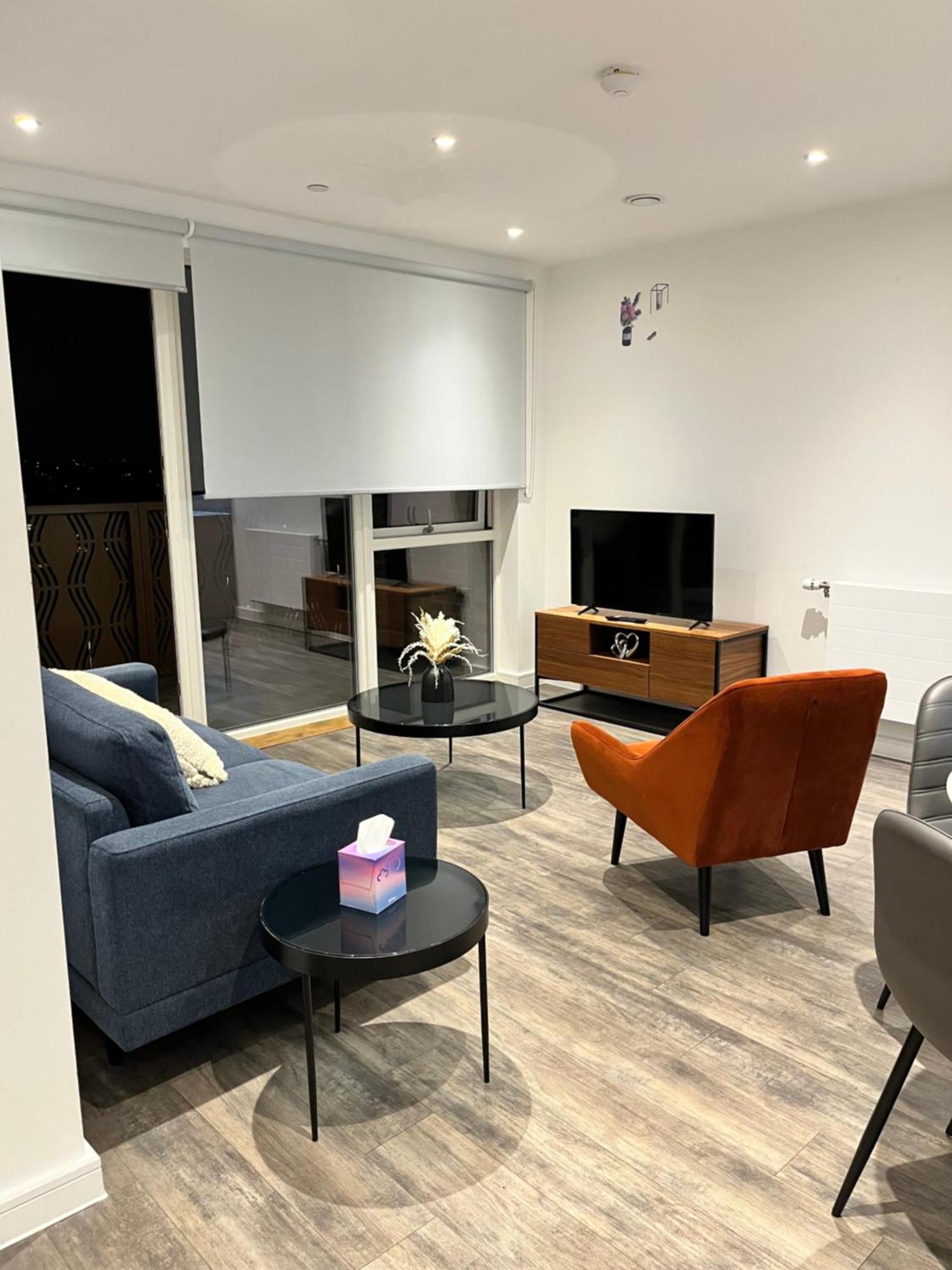One Bedroom Apartment Μπάρκινγκ Εξωτερικό φωτογραφία