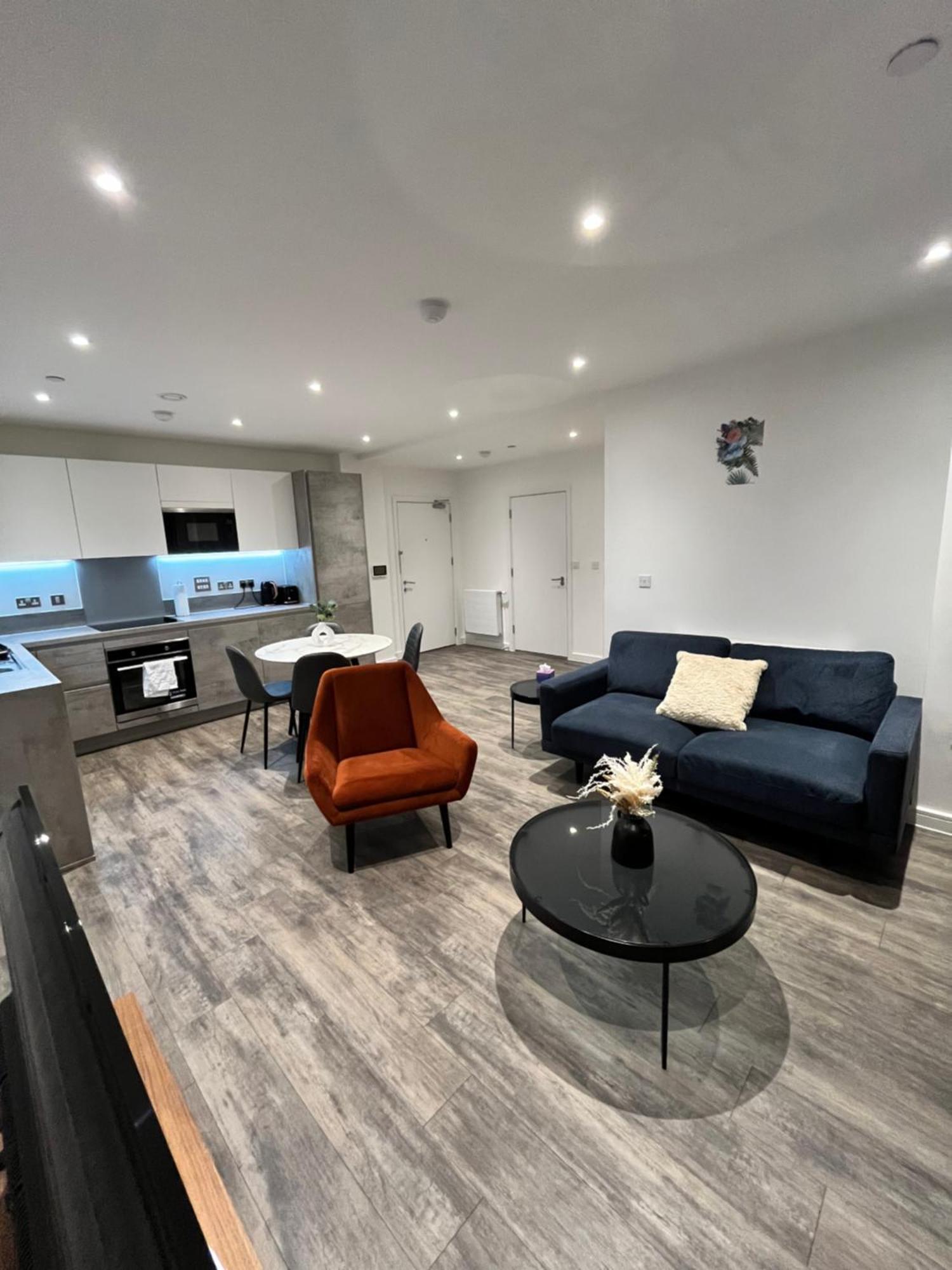 One Bedroom Apartment Μπάρκινγκ Εξωτερικό φωτογραφία